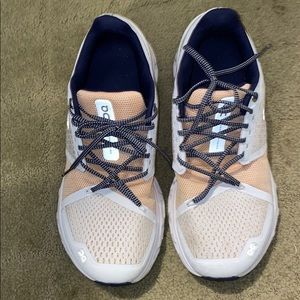 On cloud stratus running shoe